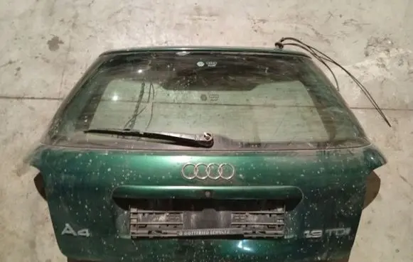 Audi A4 S4 B5 8D Tailgate/trunk/boot lid