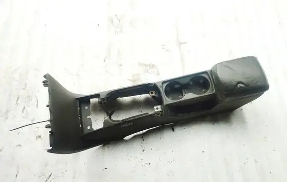 Volvo V50 Armrest 8687408