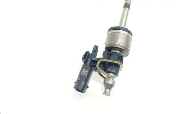 Volkswagen Golf VIII Fuel injector 05E036L