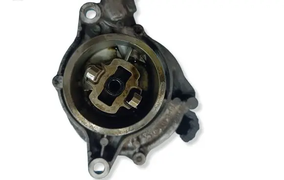 BMW 5 E60 E61 Vacuum pump 