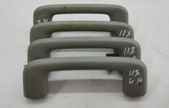 Peugeot 4007 A set of handles for the ceiling 
