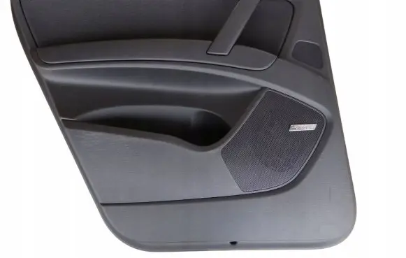 Audi Q7 4L Rear door card panel trim
