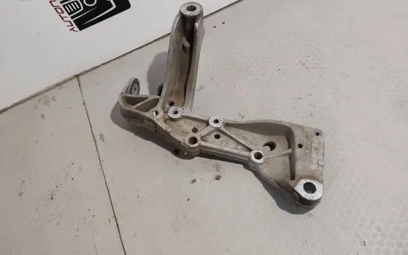 Skoda Octavia Mk2 (1Z) Front lower control arm/wishbone 1K0199296E