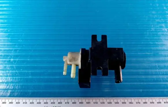 Mercedes-Benz A W169 Vacuum valve A0061536628
