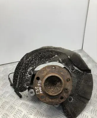 BMW 4 F32 F33 Front wheel hub 19878810