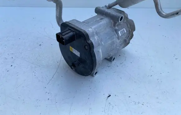 Toyota RAV 4 (XA50) Air conditioning (A/C) compressor (pump) 0424001920