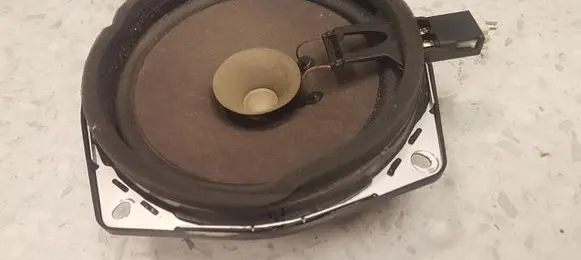 Mitsubishi Pajero Rear door speaker MR301667