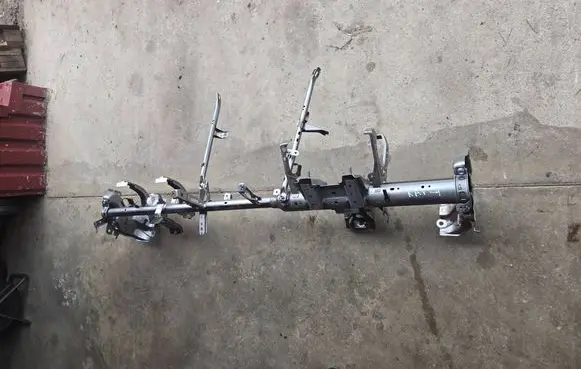 Toyota RAV 4 (XA40) Dashboard cross member/frame bar