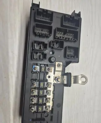 Volvo S60 Fuse module 518717004 1204115733 8637841