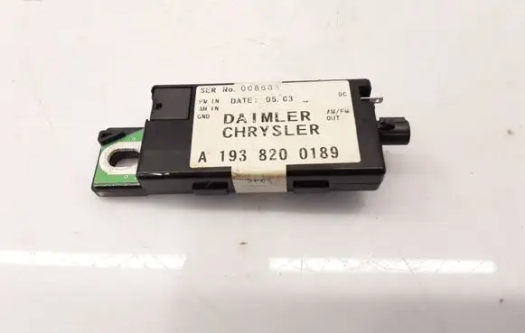 Chrysler Crossfire Aerial antenna amplifier A1938200189
