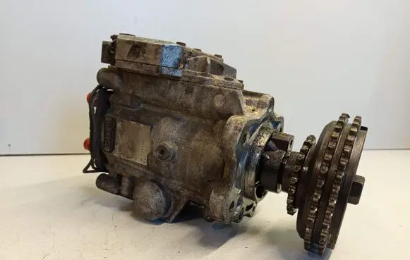 BMW 5 E39 Fuel injection high pressure pump 778863301 0470504025 7788633