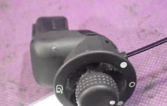 Renault Modus Wing mirror switch 214921A