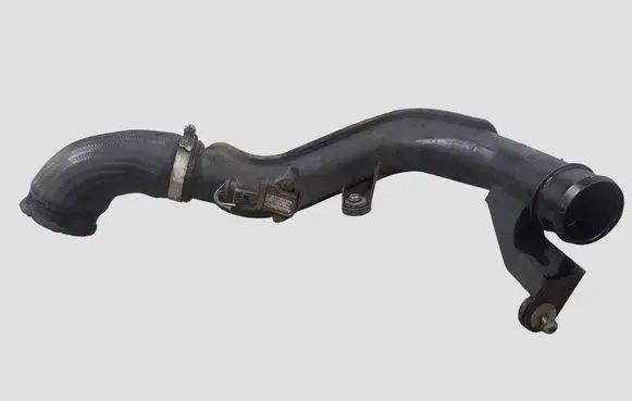 Volkswagen PASSAT B6 Intercooler hose/pipe 5N0145770A 0281002401 038906051C