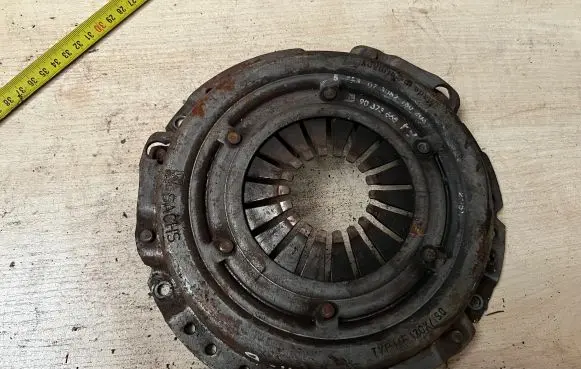 Opel Corsa B Pressure plate 90375665