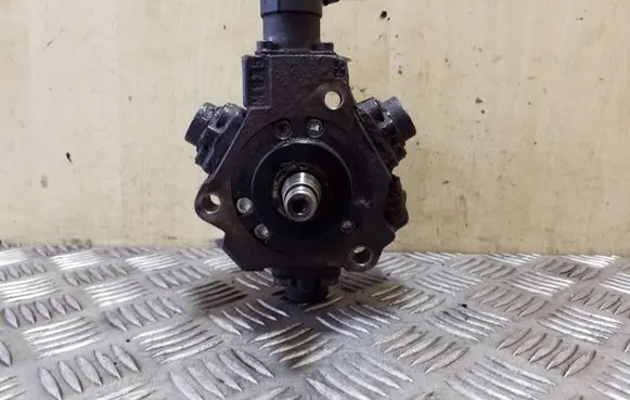 KIA Sportage Fuel injection high pressure pump 0445010206 331002A420 0928400750