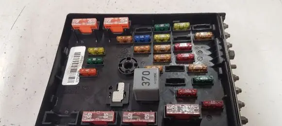 Volkswagen PASSAT CC Fuse box set 3C0937125 63592777 27352560