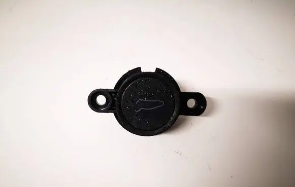Tesla Model Y Tailgate opening switch 150190700c 1501907-00-c