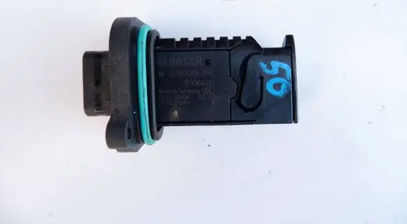 BMW 5 F10 F11 Mass air flow meter 8506408 275702691 0281006092