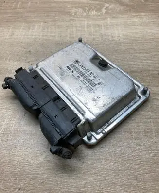 Skoda Superb B5 (3U) Engine control unit/module ECU 8E0907401T 0281011444