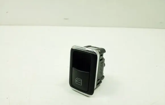 Mercedes-Benz C W204 Electric window control switch A2048700451