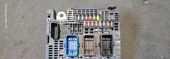Peugeot 508 Fuse module 9674922080