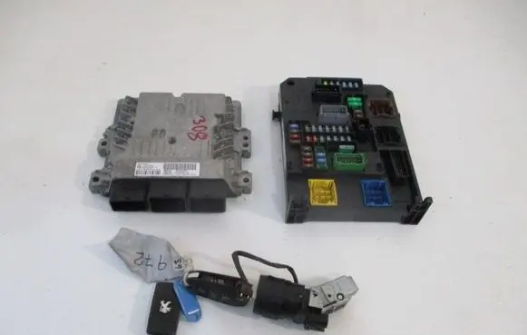 Peugeot 308 Engine ECU kit and lock set 9804127280