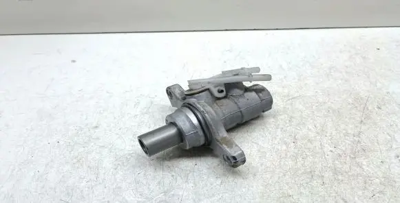 Master brake cylinder