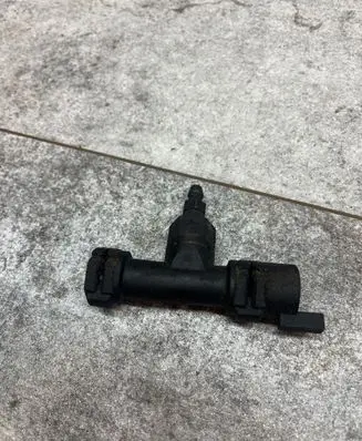 Volkswagen PASSAT B6 Clutch pipe/line 1K0721468