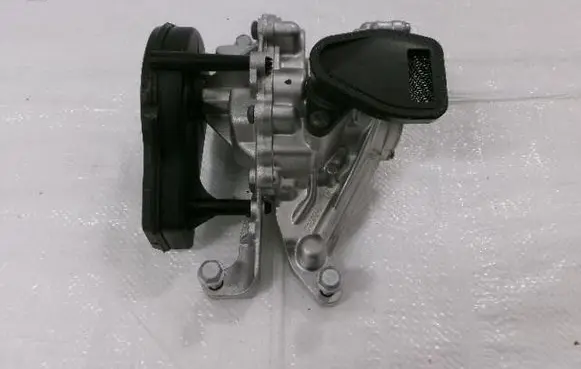 Opel Zafira C Oil pump 55509127