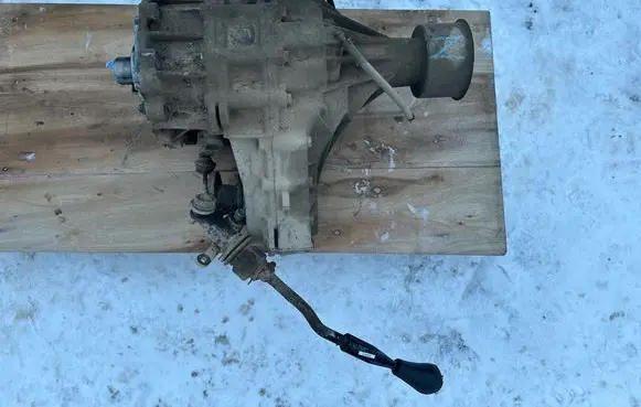 Nissan King Cab, Navara Gearbox transfer box case 32000VK510