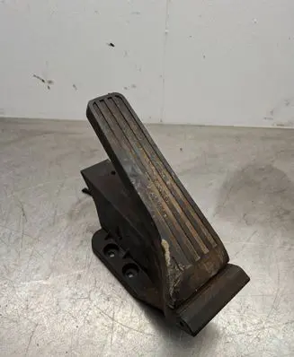 Mercedes-Benz E W212 Accelerator throttle pedal A2043000004