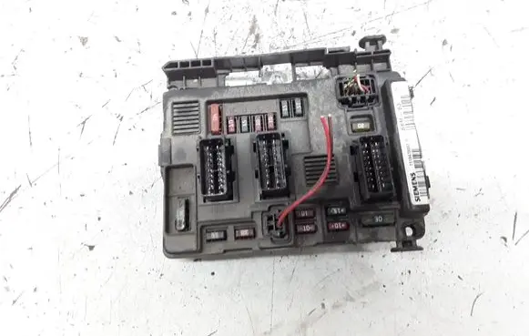 Citroen C3 Fuse module 964349888000