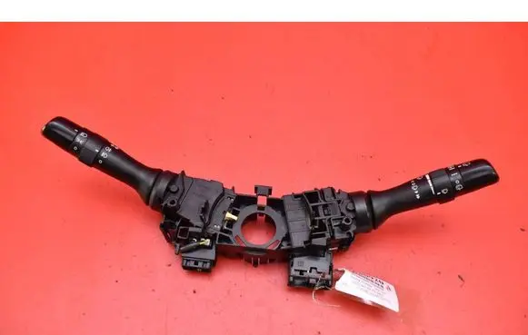 Toyota Avensis T270 Other switches/knobs/shifts 17F373