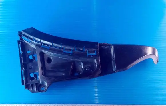 Volvo XC90 Front bumper mounting bracket 08620563