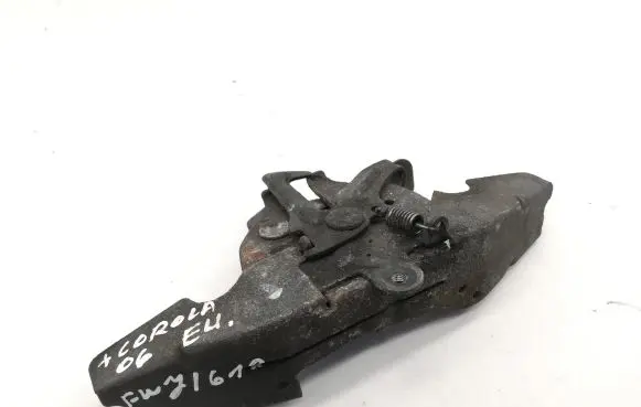 Toyota Corolla E120 E130 Engine bonnet/hood lock/catch