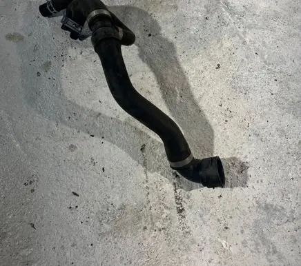 Volvo XC90 Engine coolant pipe/hose 31338292