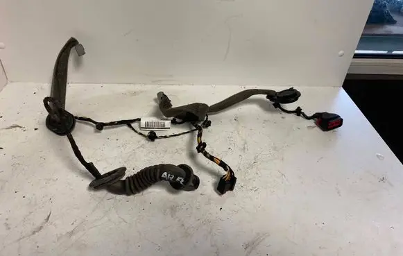 Volvo V50 Rear door wiring loom 30745852 30745852AB