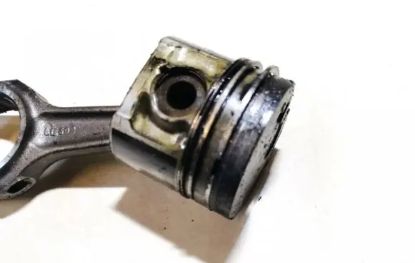 Ford Mondeo MK II Piston with connecting rod SXS40
