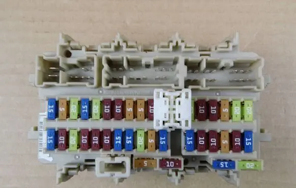 Nissan X-Trail T32 Fuse module 243504CL0B