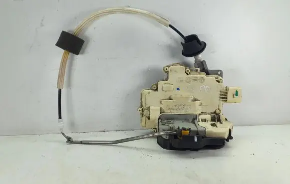 Audi A6 S6 C6 4F Front door lock 4F0837016
