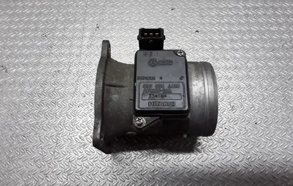 Audi A4 S4 B5 8D Mass air flow meter 037906461B