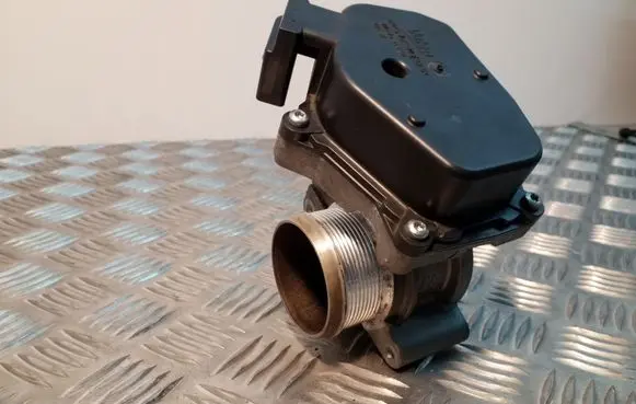 Volkswagen Golf VI Throttle valve 03G128063F