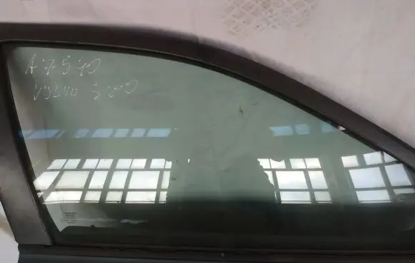 Volvo S80 Front door window glass four-door