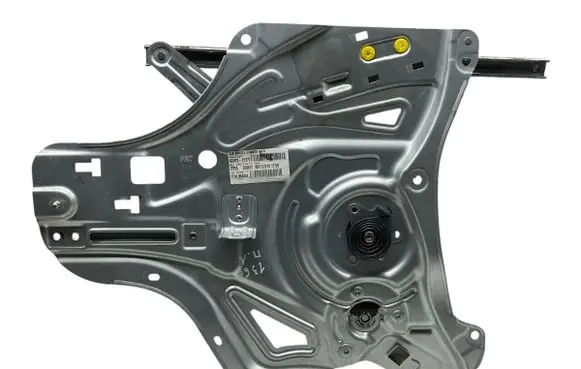 Hyundai ix35 Front window lifting mechanism without motor 824702Y370