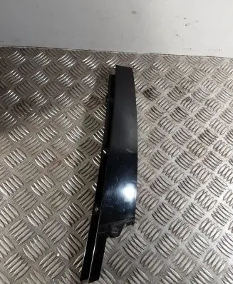 Volvo V40 Front door trim (molding) 31391183