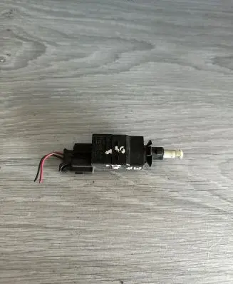 Mercedes-Benz E W211 Brake pedal sensor switch 0015454009