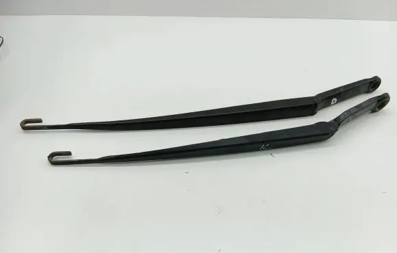 BMW 3 E46 Front wiper blade arm 8225993 8225998