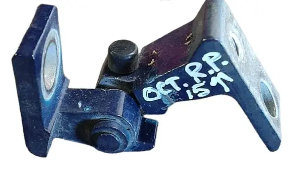Skoda Octavia Mk3 (5E) Front door upper hinge 7N0831402A A046573