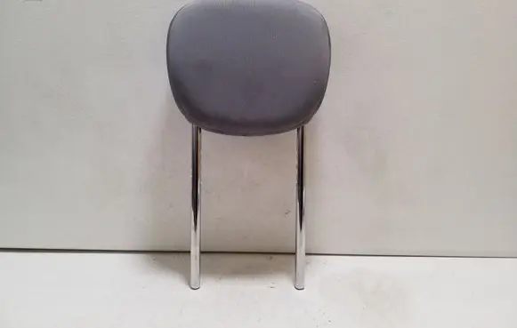 Fiat 500L Front seat headrest 