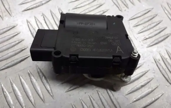 Audi A6 S6 C6 4F A/C air flow flap actuator/motor 0132801359
